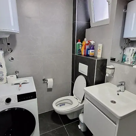 Adonis Apartament *