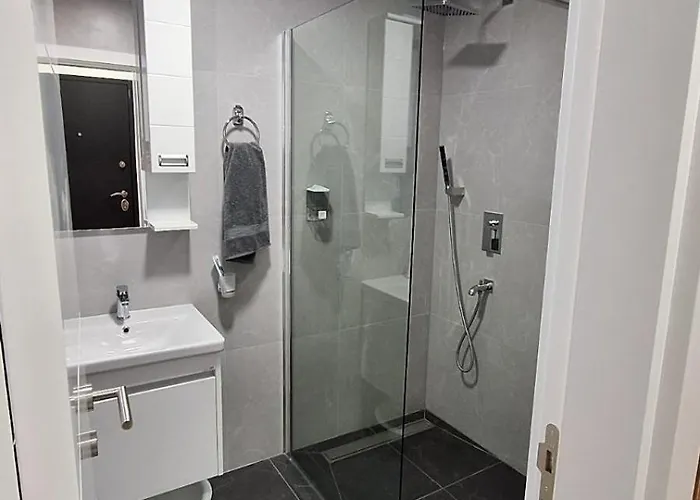 Adonis Апартаменты