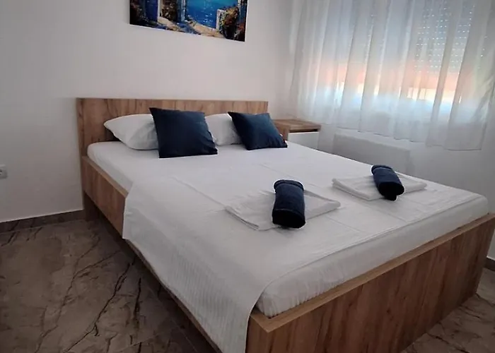 Adonis Апартаменты *